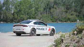 Police find bodies of 2 men believed drowned at Sandpoint Beach in Windsor, Ont.