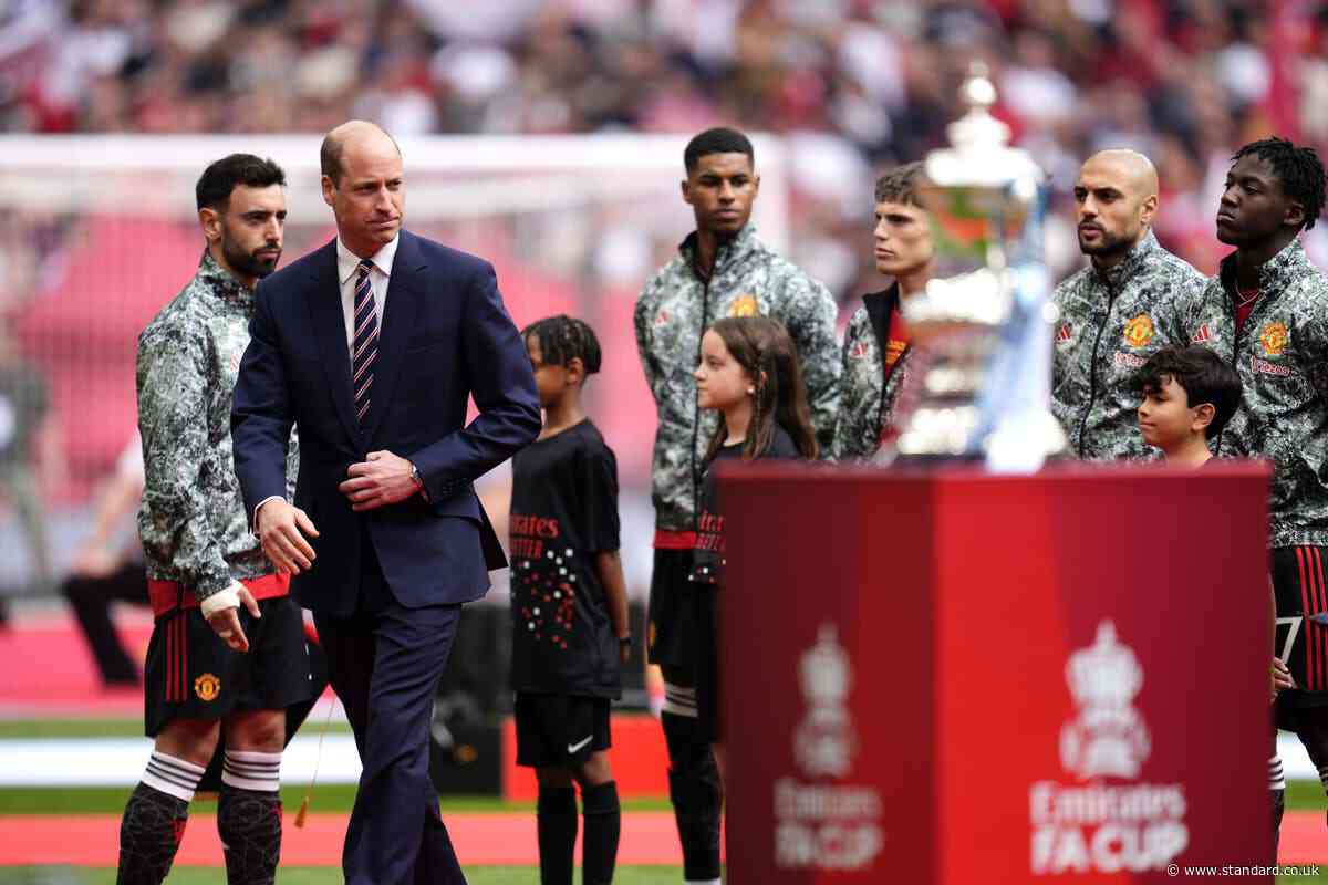 William meets teams as he attends all-Manchester FA Cup final