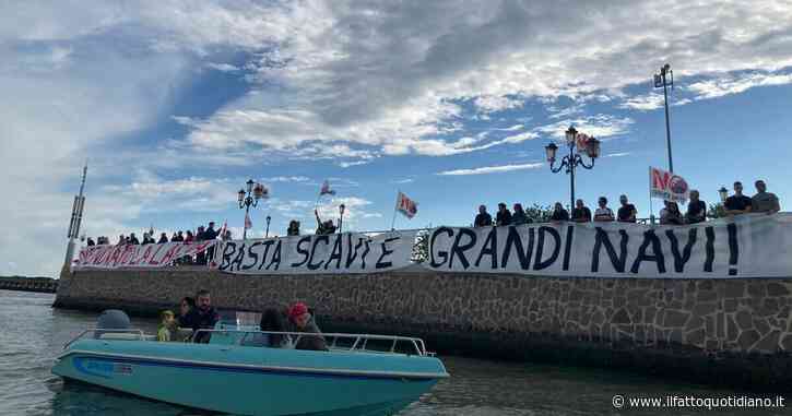 “No Grandi Navi”: a Venezia torna la protesta contro il terminal in costruzione a Marghera