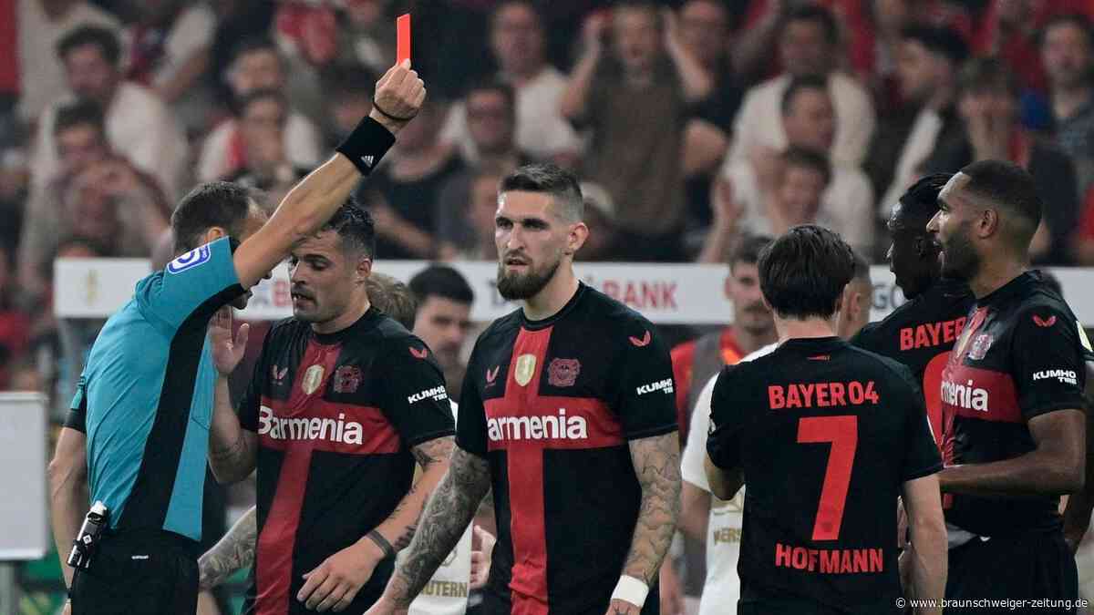 Live! Pokalfinale: Rote Karte und Führung für Leverkusen