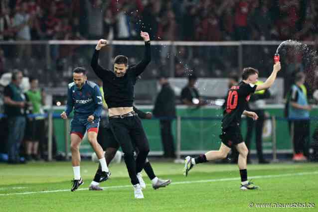 Niet de ‘invincible treble’, wel de ‘dubbel’: Bayer Leverkusen recht de rug na verloren Europa League-finale en sluit historisch seizoen af met bekerwinst