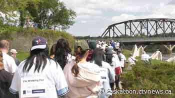 Hundreds walk in Saskatoon to raise awareness for Alzheimer's