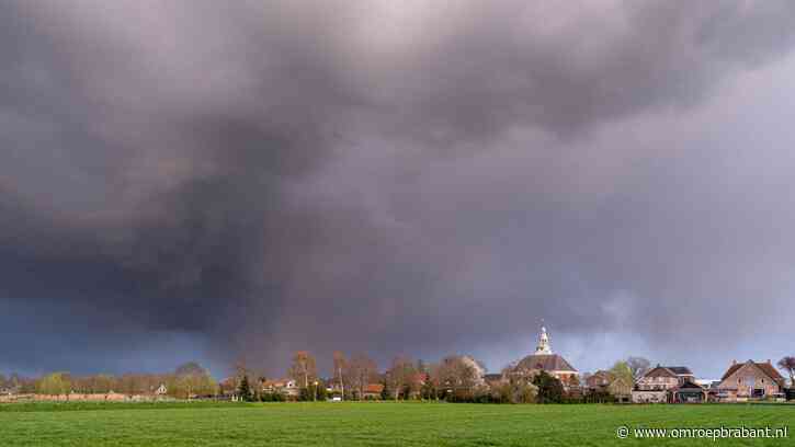 Hevige onweersbuien en windstoten naderen Brabant, code geel afgegeven