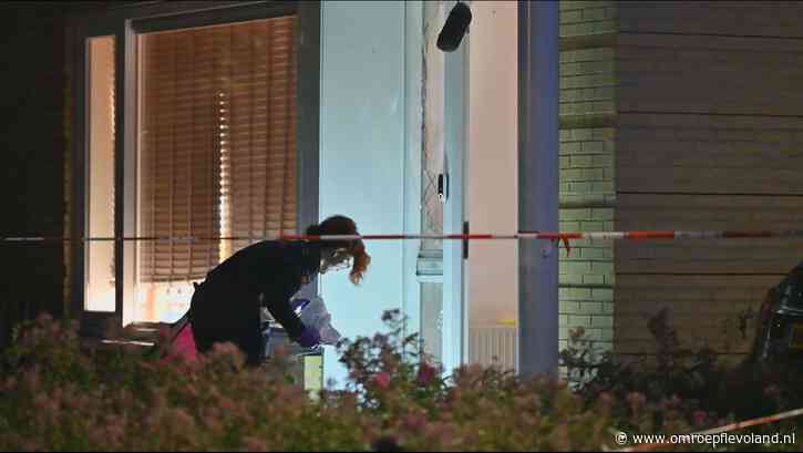 Swifterbant - Politie doet onderzoek naar explosie bij woning in Swifterbant