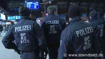 Bundespolizei kontrolliert Reisende in Hamburg auf Waffen