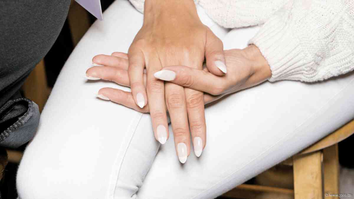 Lace French Nails: Auf diesen Nagel-Trend setzen die Skandi-Girls