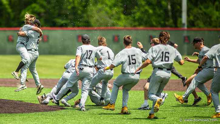Division III school advances to College World Series days before it ceases operations