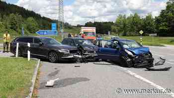 Heftiger Unfall an A95-Auffahrt bei Großweil: Insassen erleiden leichte bis mittelschwere Verletzungen
