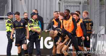 LIVE play-offs | FC Utrecht en Go Ahead Eagles gaan verlengen na bizarre wending in chaotische finale