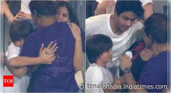 SRK's emotional moment with Suhana goes viral