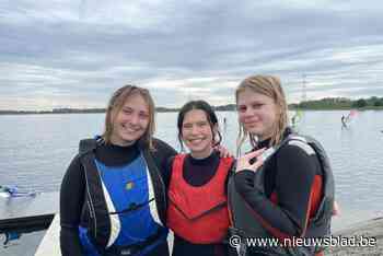 Girls On Board-dag ondanks slecht weer toch succes op Zeil- en Surfclub Broechem