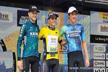 Wellenaar Jarno Widar pakt eindzege in Alpes Isère Tour: “En nu met veel vertrouwen naar Giro Next Gen”