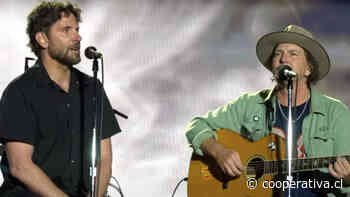 Bradley Cooper y Pearl Jam unieron fuerzas e interpretaron tema de "A star is born"