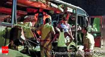In twist of fate, man loses son & a boy loses father. 10 others also die in accident