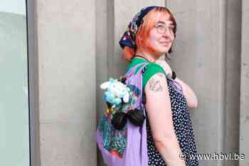 Gespot in Genk. De outfit van Joy: “Mijn nieuwste tattoo van een kikker staat voor transformatie”