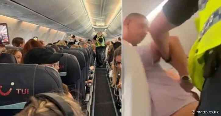 Man dragged off TUI flight after ‘assaulting staff and refusing to give up gin bottle’