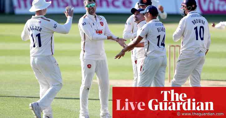 County cricket: Kent v Essex, Lancs v Warks and more – live