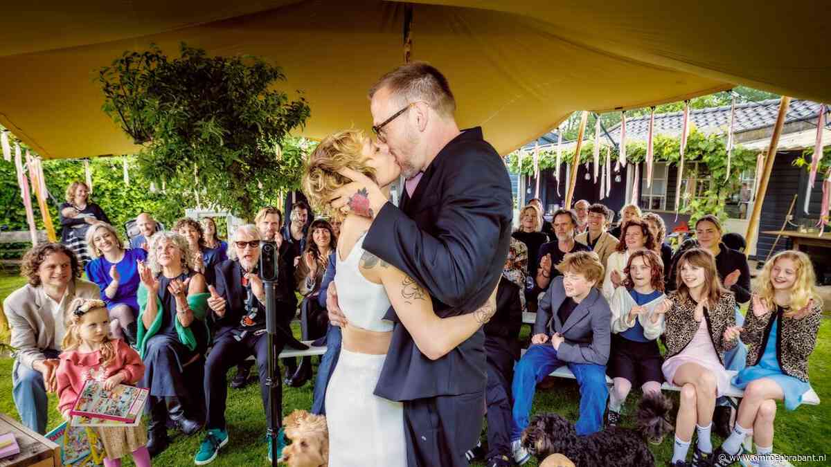 Krezip-zangeres trouwt na 25 jaar met haar Ivo: 'Eindelijk, en hoe!'