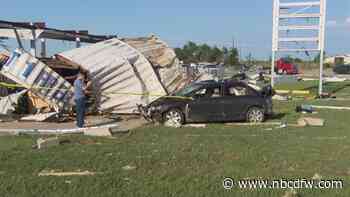 Drivers return for belongings after vehicles took direct hit from tornado in Valley View