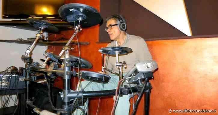 Tragedia durante un concerto, il gelataio batterista 71enne Luciano Porcarelli muore mentre suona Bob Marley
