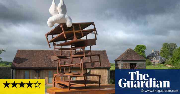 Phyllida Barlow: Unscripted review – exhilarating glimpses of a colossal talent