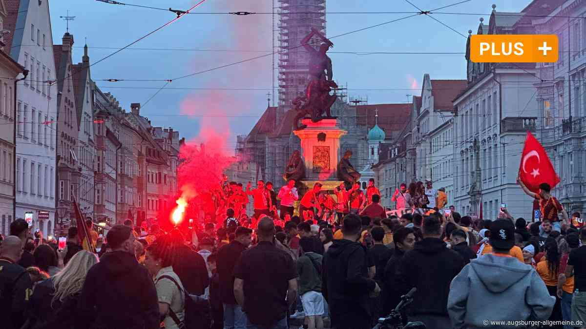 Hunderte Fans feiern auf der Maxstraße: Stadt spricht von "Negativbeispiel"