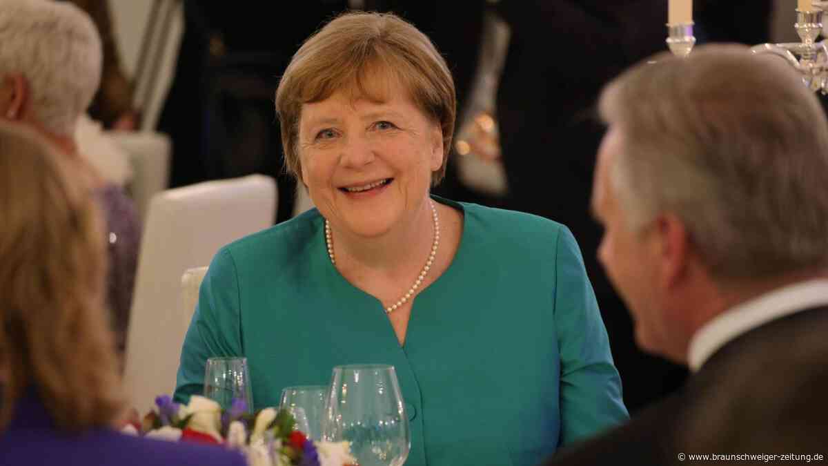 Merkel hält Laudatio bei Ehrung von prominentem Schauspieler