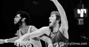 Bill Walton, N.B.A. Hall of Famer and Broadcasting Star, Dies at 71