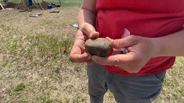 U of C students, staff partner with city to unearth ancient Indigenous belongings at Nose Hill Park