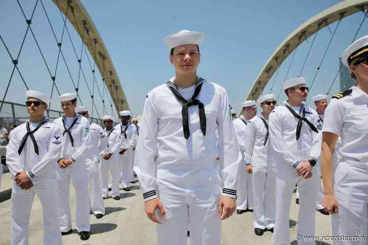 Photos: 500 sailors traverse LA’s iconic 6th Street Viaduct in stirring Memorial Day march