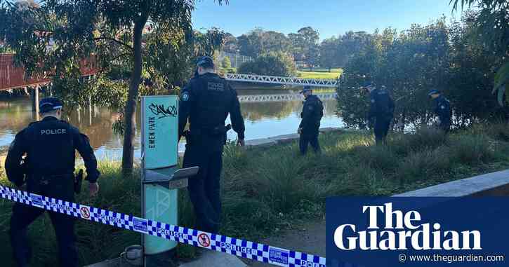 Police deploy divers and dog in search for mother and baby after evidence of birth found on Sydney riverbank