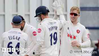Essex close on Surrey by beating Kent