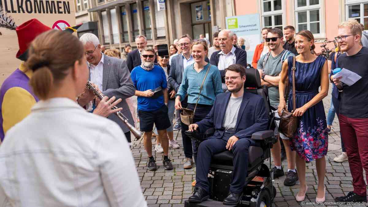 Abgeordneter im Rollstuhl kämpft für die Würde aller Menschen