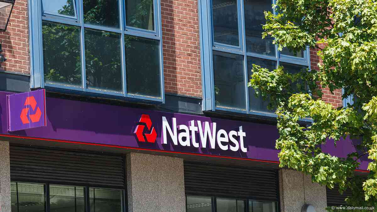 NatWest is DOWN: Banking app crashes for thousands of customers across the UK