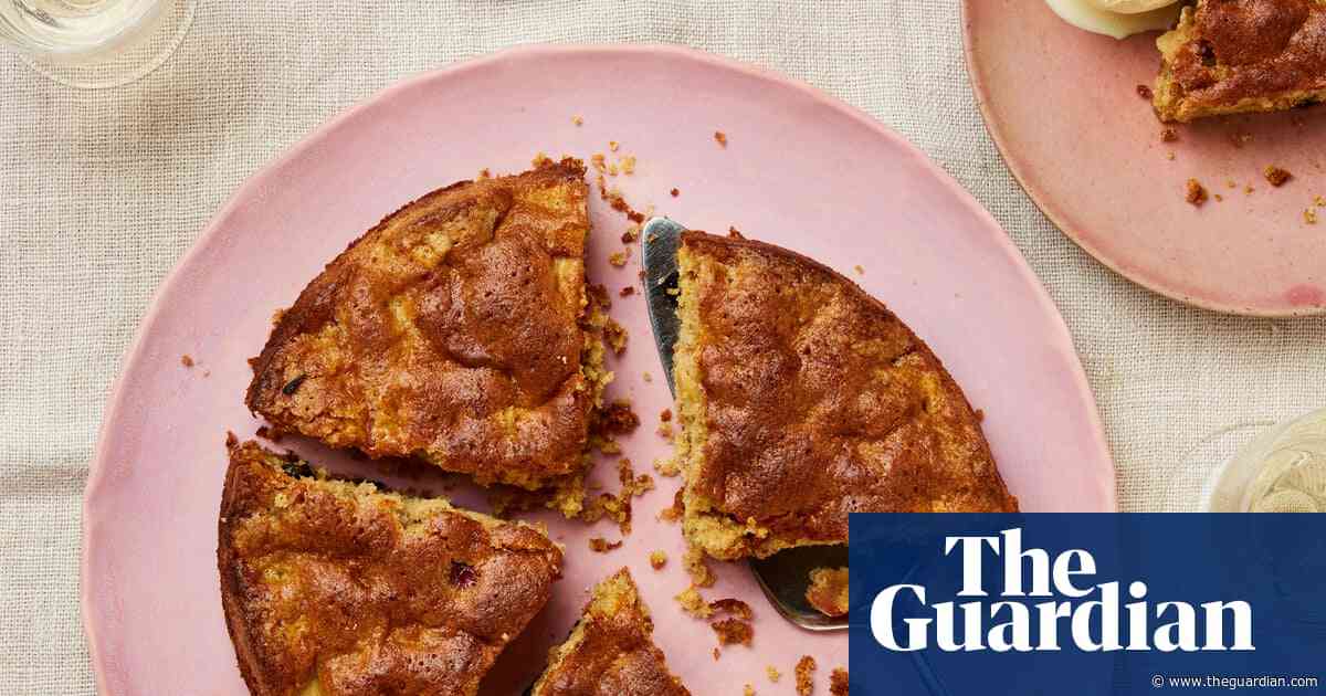 Honey & Co’s recipe for air fryer apple and cinnamon ‘pan’ cake