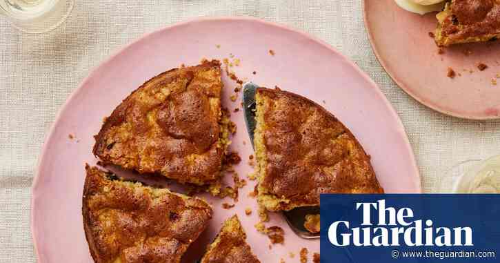 Honey & Co’s recipe for air fryer apple and cinnamon ‘pan’ cake