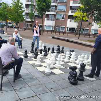 Buiten schaken op de markt