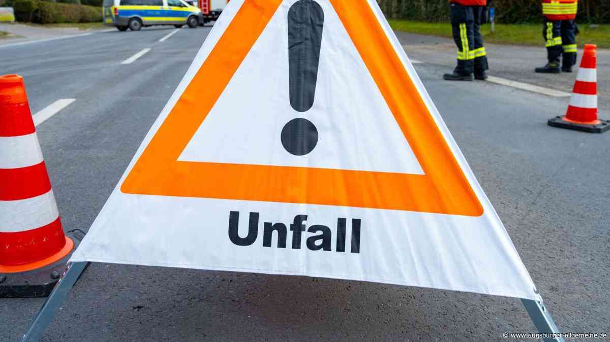 Unfall bei Fuchstal: Autofahrer kommt von der Straße ab