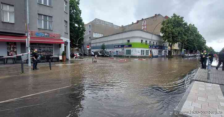 Wasserrohrbruch in Berlin – Evakuierungen
