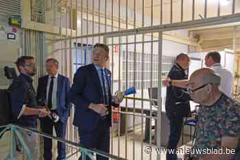 Minister Van Tichelt heropent oude gevangenis na renovatie: vakbonden blijven protesteren tegen overbevolking