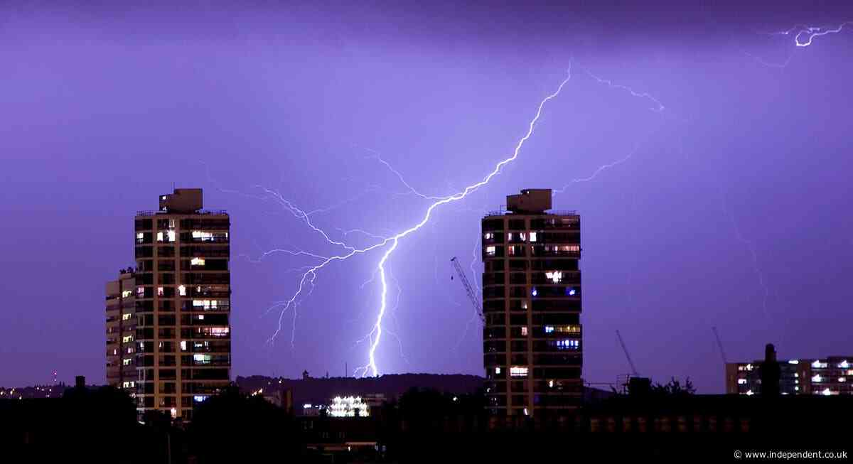 Fresh thunderstorm warnings issued across UK as huge downpours expected