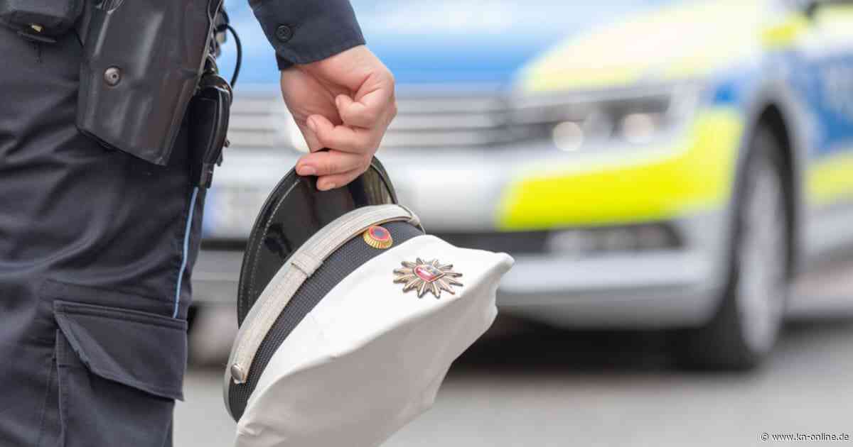 Polizei Kiel: Motorradfahrerin nach Unfall mit Kind gesucht