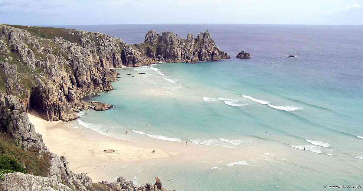 People mesmerised by UK beach that looks like it could be in the Caribbean