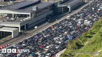 Review into Dover gridlock over holiday weekend