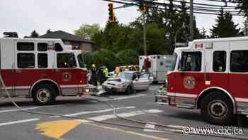 1 dead, 2 taken to hospital after crash in Cloverdale area of Surrey: RCMP