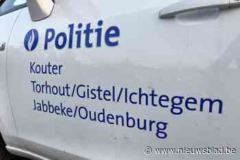 Kop-staartbotsing in Oudenburg, 2 auto’s getakeld