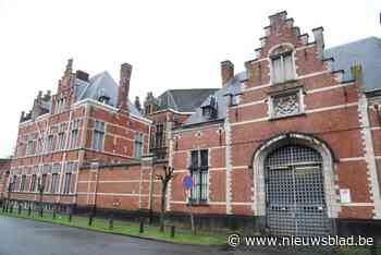 Advocaten laten gevangenis van Vorst in beslag nemen: “De Belgische Staat is 24 miljoen euro verschuldigd”
