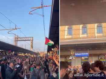 I pro-Pal bloccano la stazione di Bologna: stop ai treni per oltre un'ora