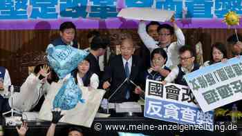 Tumulte im Saal, Tausende auf der Straße: Taiwans Parlament verabschiedet umstrittenes Gesetz