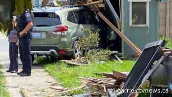 SUV crashes onto Barrie property causing significant damage